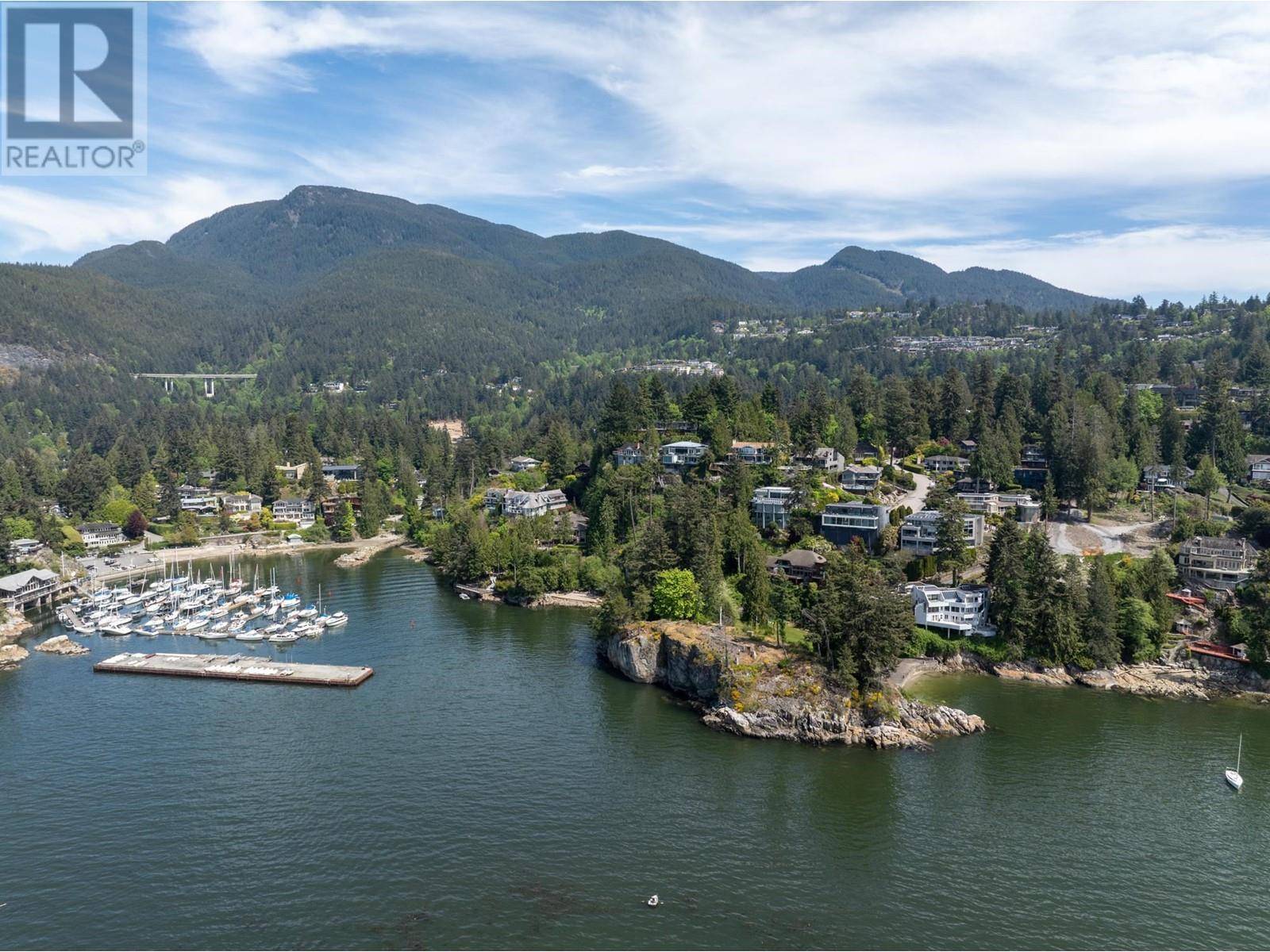 West Vancouver, BC V7W2V7,5502 PARTHENON PLACE