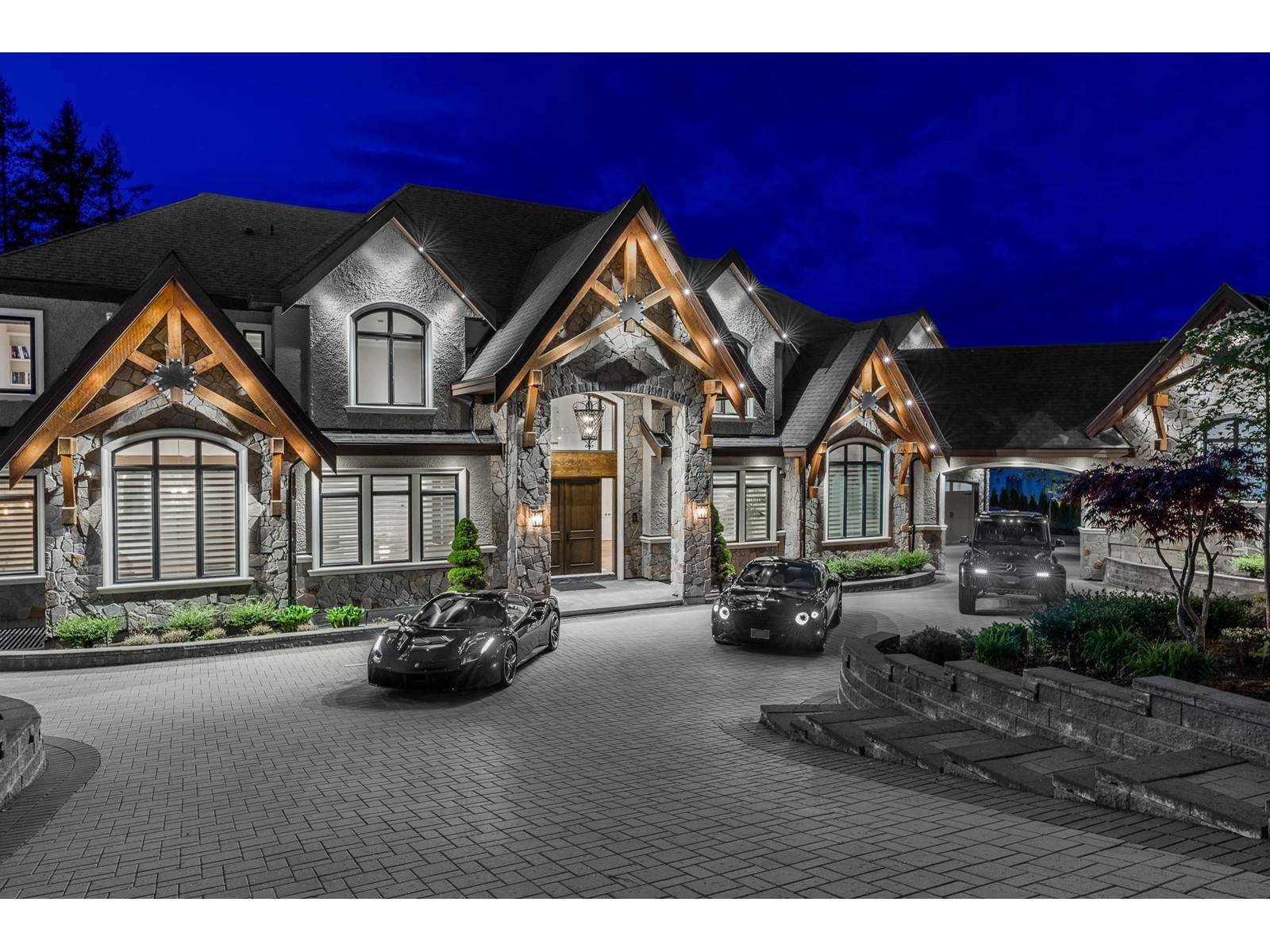 Surrey, BC V4P2H2,14383 28 AVENUE