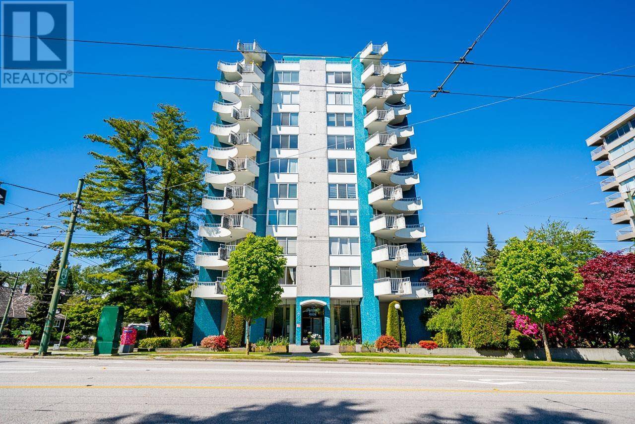Vancouver, BC V6R2J3,4691 W 10TH AVE #903