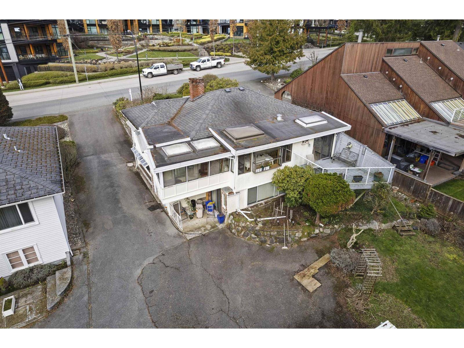White Rock, BC V4B2J7,14862 THRIFT AVENUE