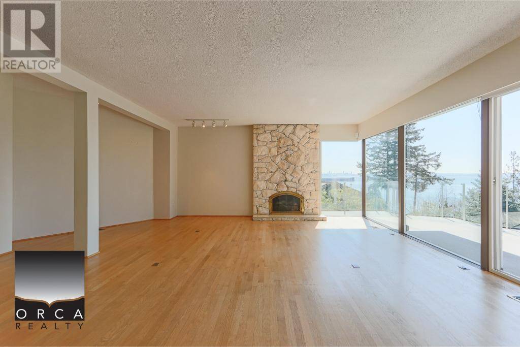 West Vancouver, BC V7V2N8,4184 ROSE CRESCENT