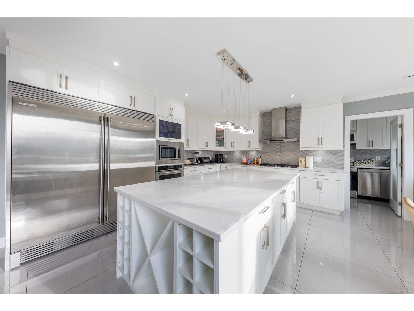 Surrey, BC V3S4V7,17268 61A AVENUE