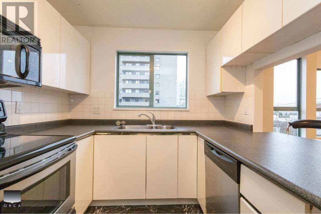 North Vancouver, BC V7M1J6,111 West 5TH ST #303