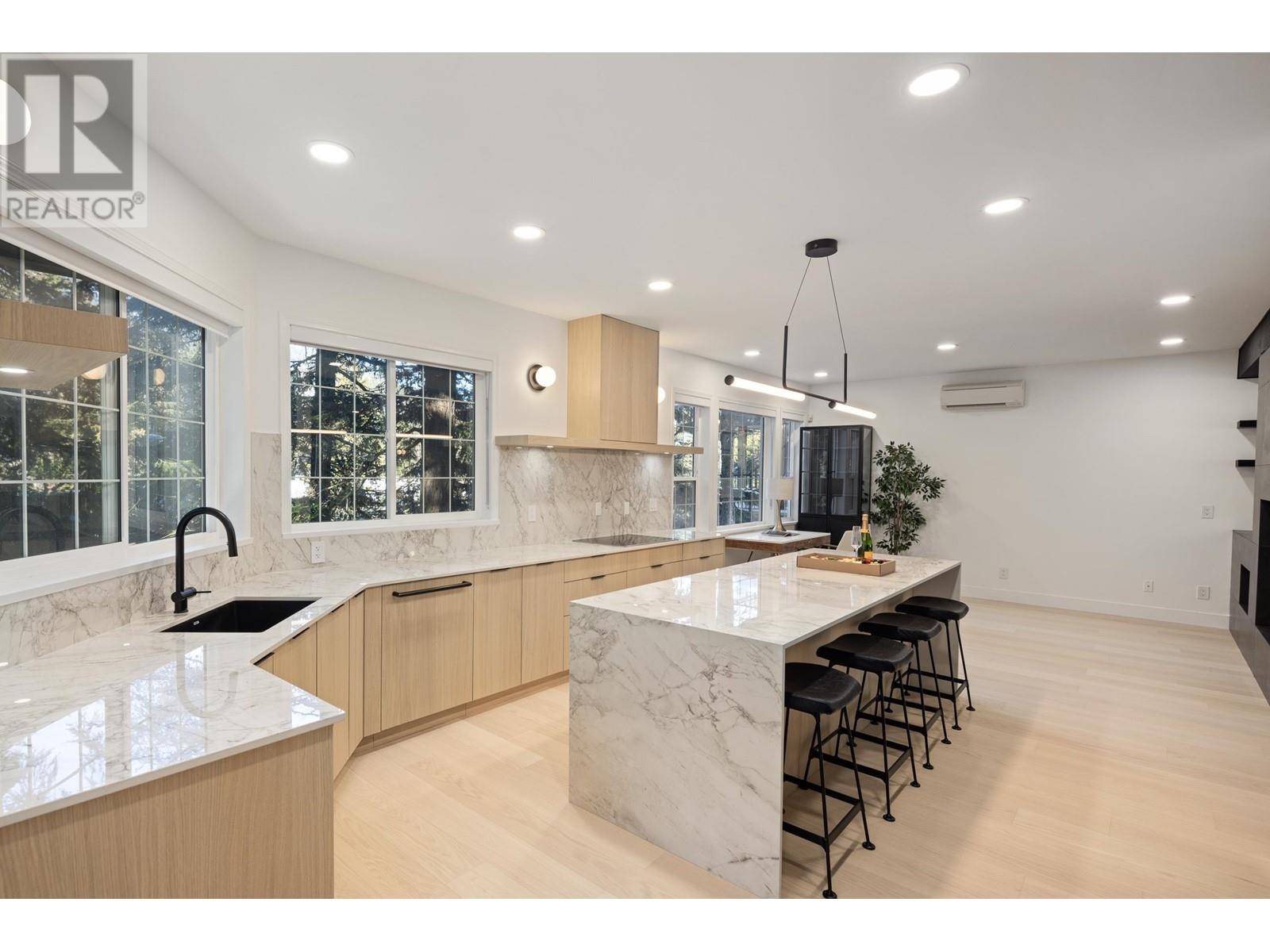 Whistler, BC V8E0A8,2741 COYOTE PLACE