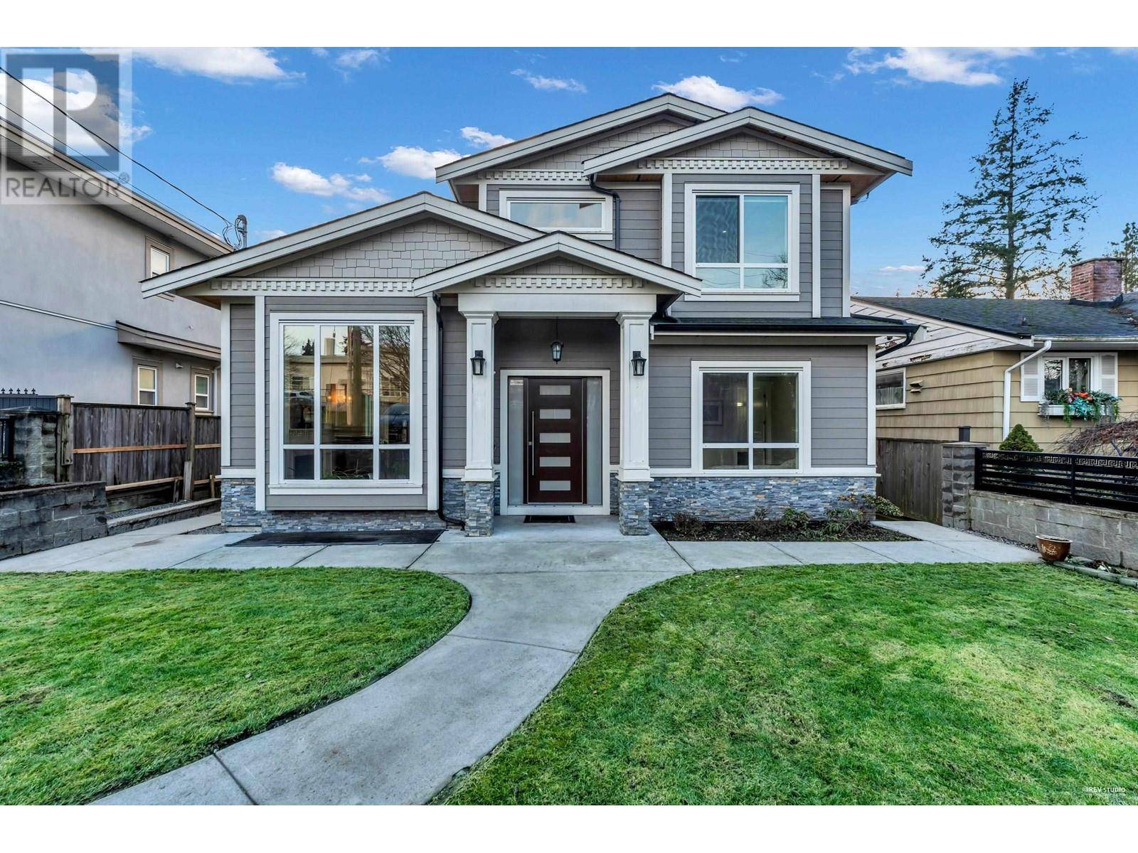 Burnaby, BC V5J2R8,5842 PORTLAND STREET
