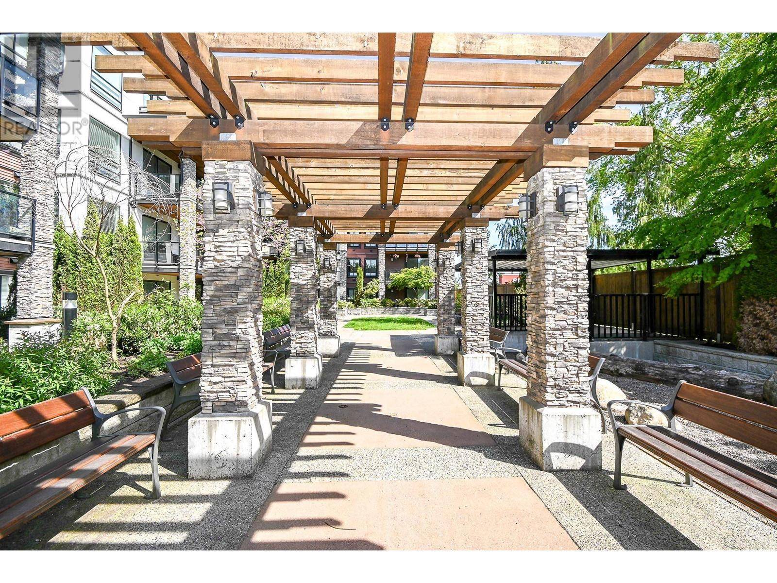 Pitt Meadows, BC V3Y2J2,12460 191 ST #201