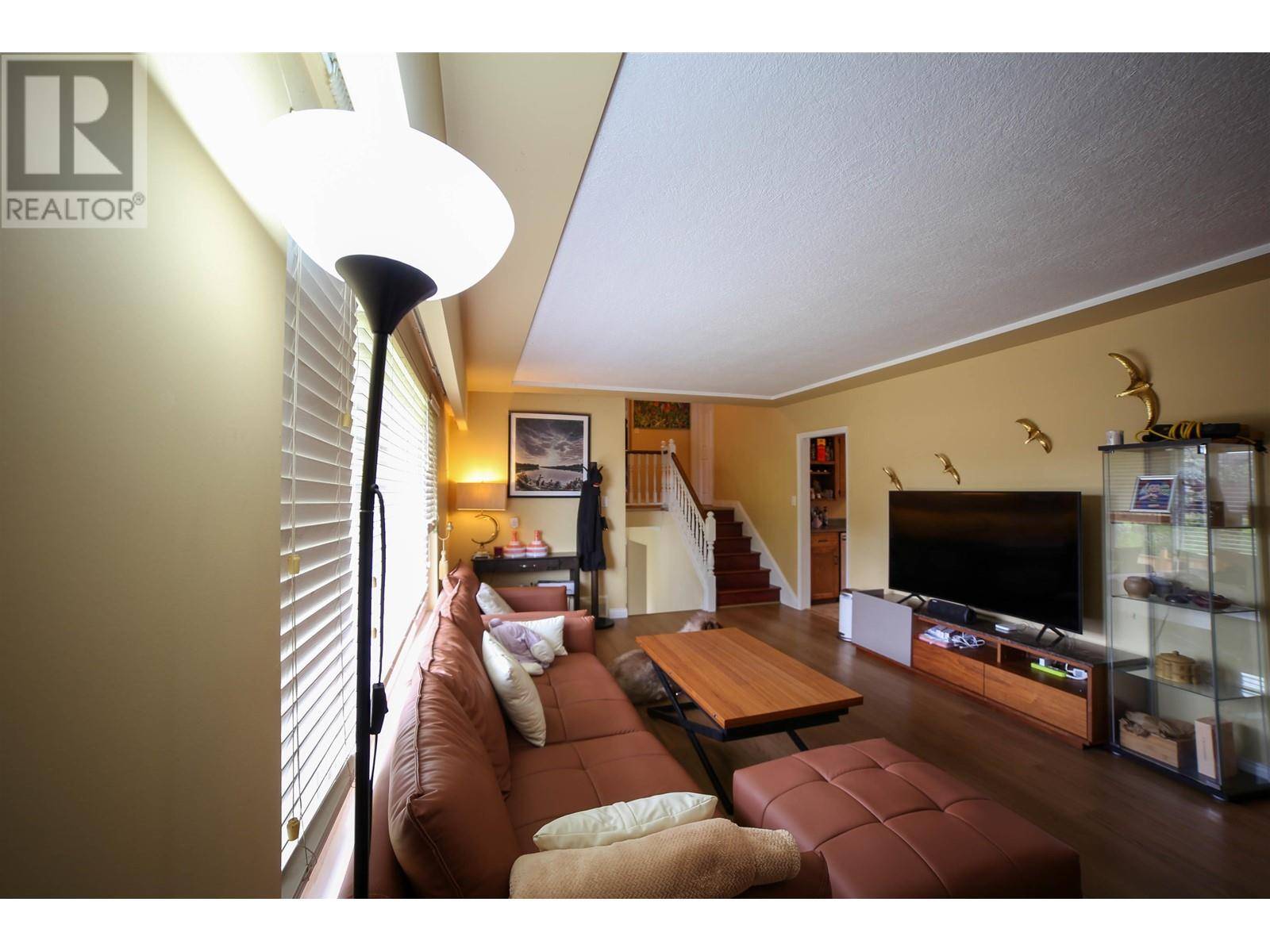 Richmond, BC V7A2C7,9751 PINEWELL CRESCENT
