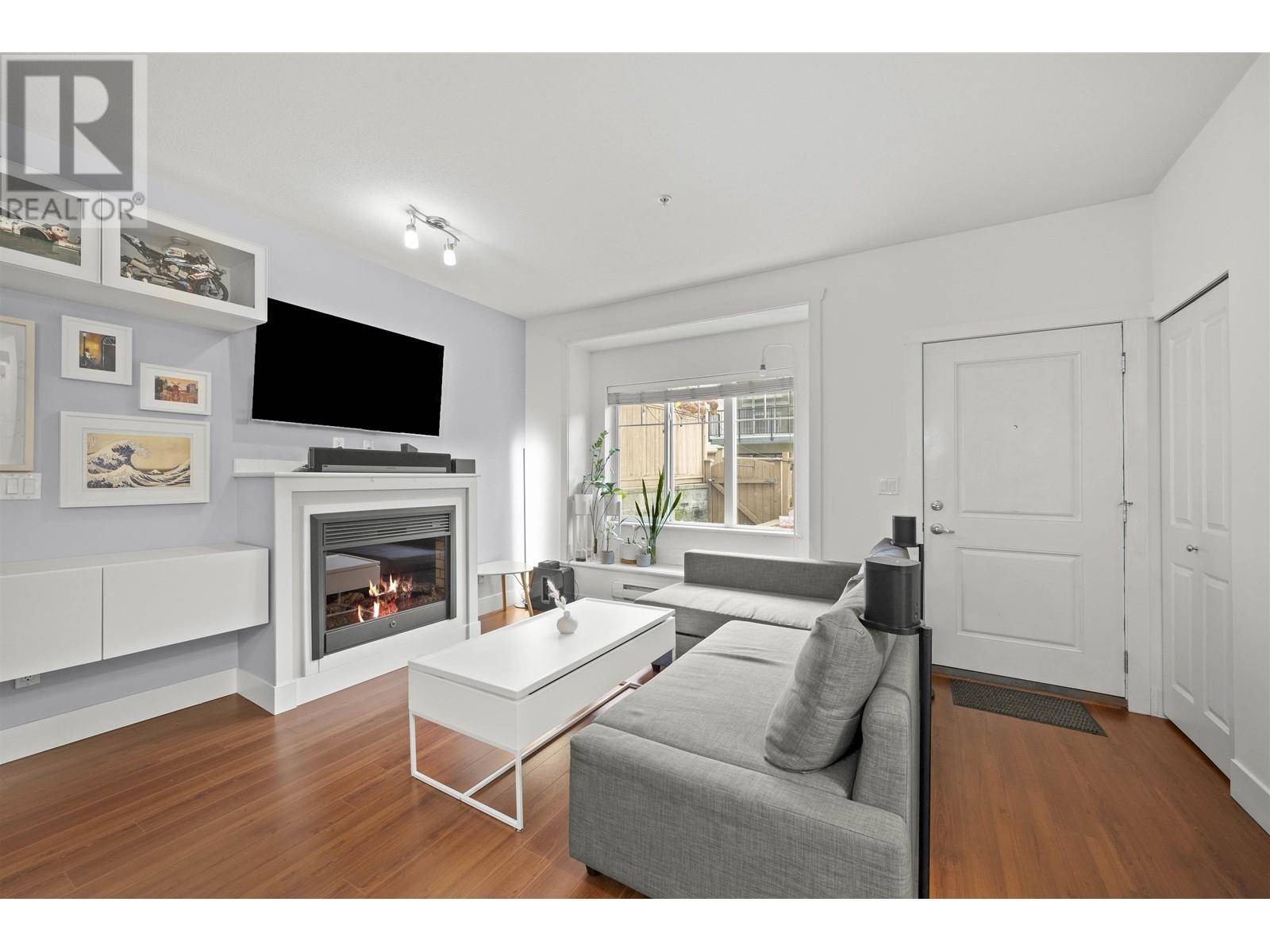 Burnaby, BC V5B3S9,368 ELLESMERE AVE #110