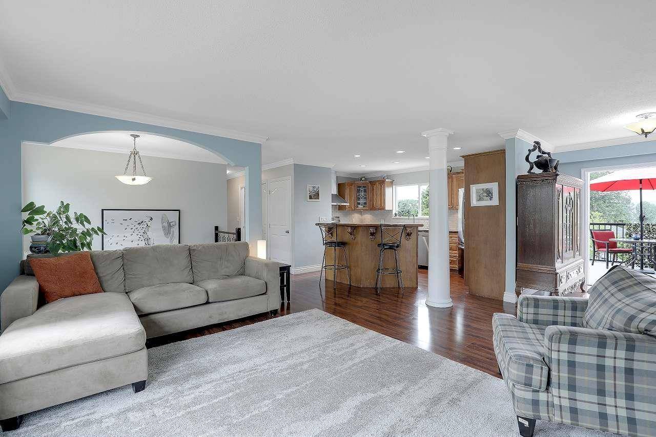 Surrey, BC V3R2G6,13361 112A AVENUE