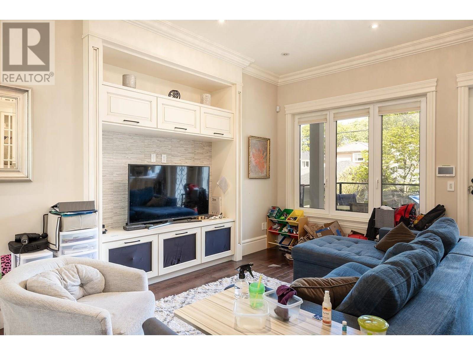 Vancouver, BC V6L1X4,3149 W 28TH AVENUE