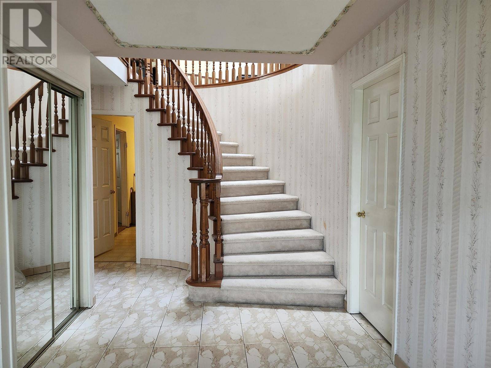 Burnaby, BC V5C3H1,4438 NAPIER STREET