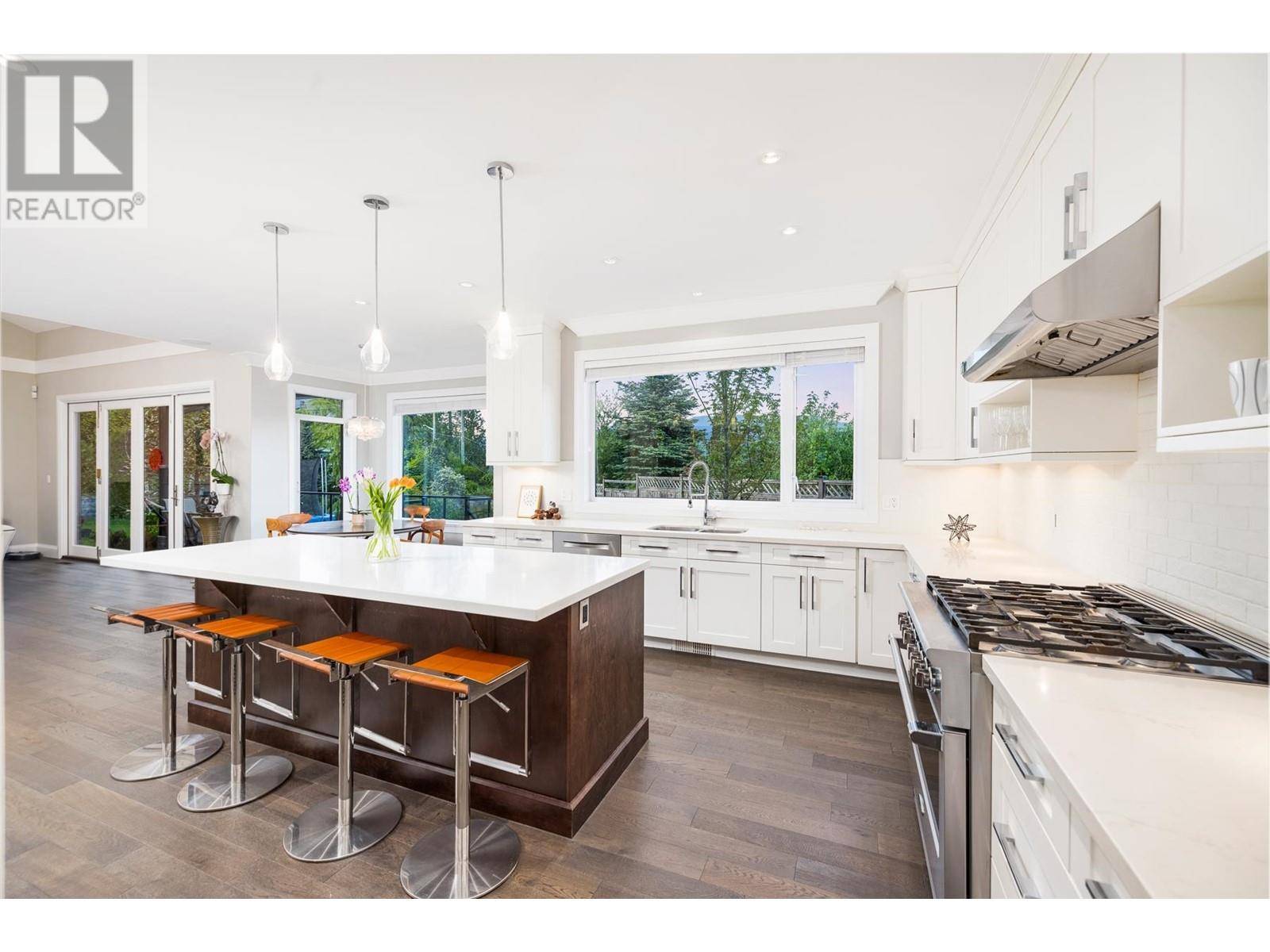 North Vancouver, BC V7G1Z9,434 FELTON PLACE