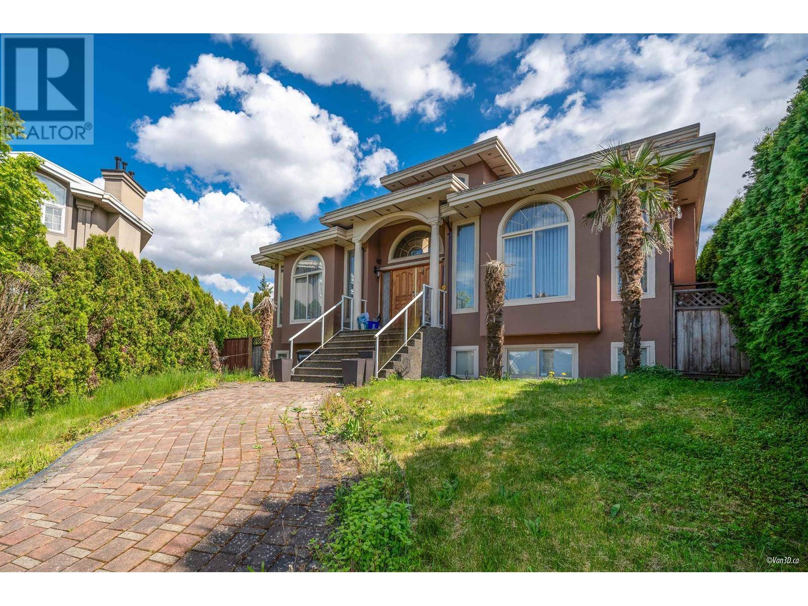 Burnaby, BC V5E4J2,6728 MASON COURT