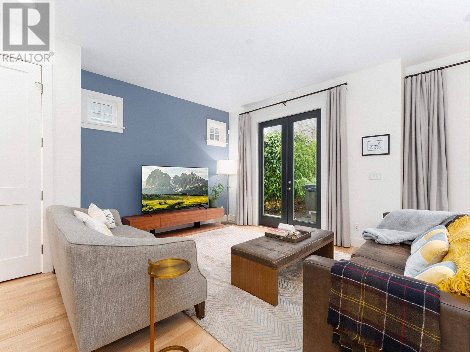 Vancouver, BC V6R3X8,3039 COURTENAY STREET
