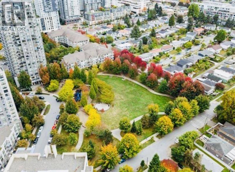 Vancouver, BC V5R6H4,3663 CROWLEY DR #215