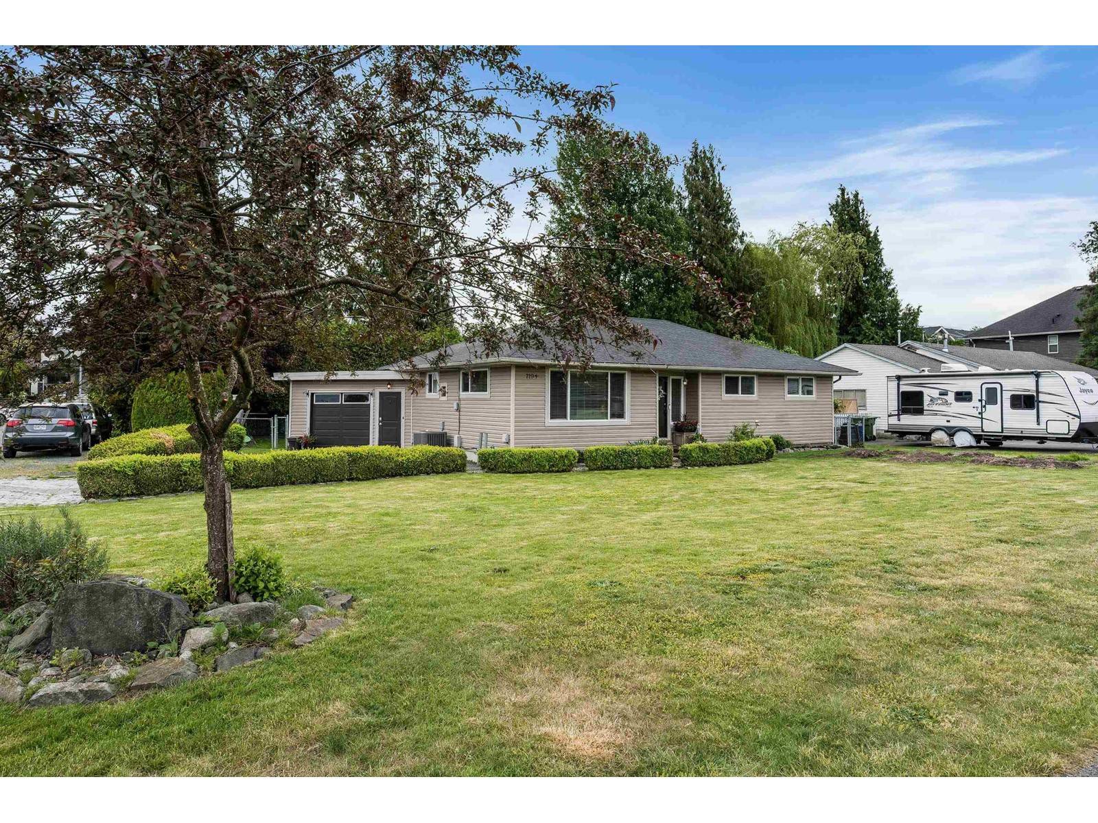 Chilliwack, BC V2R2P3,7194 ROCHESTER AVENUE|Sardis West Vedder
