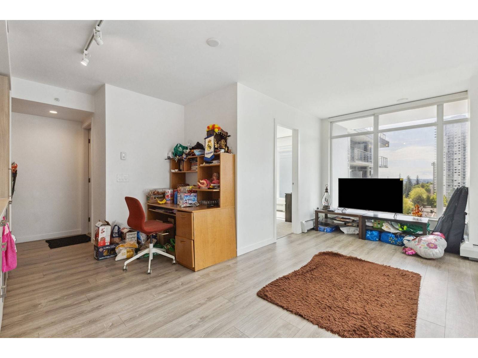 Surrey, BC V3T0S1,13350 CENTRAL #1117