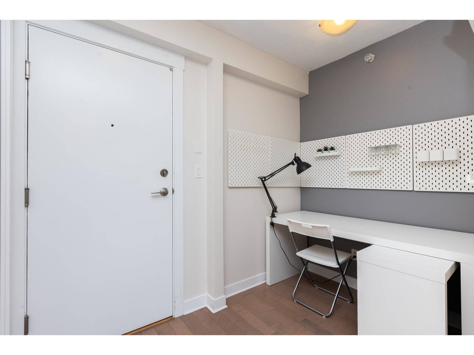Surrey, BC V3T0E6,10777 UNIVERSITY #507