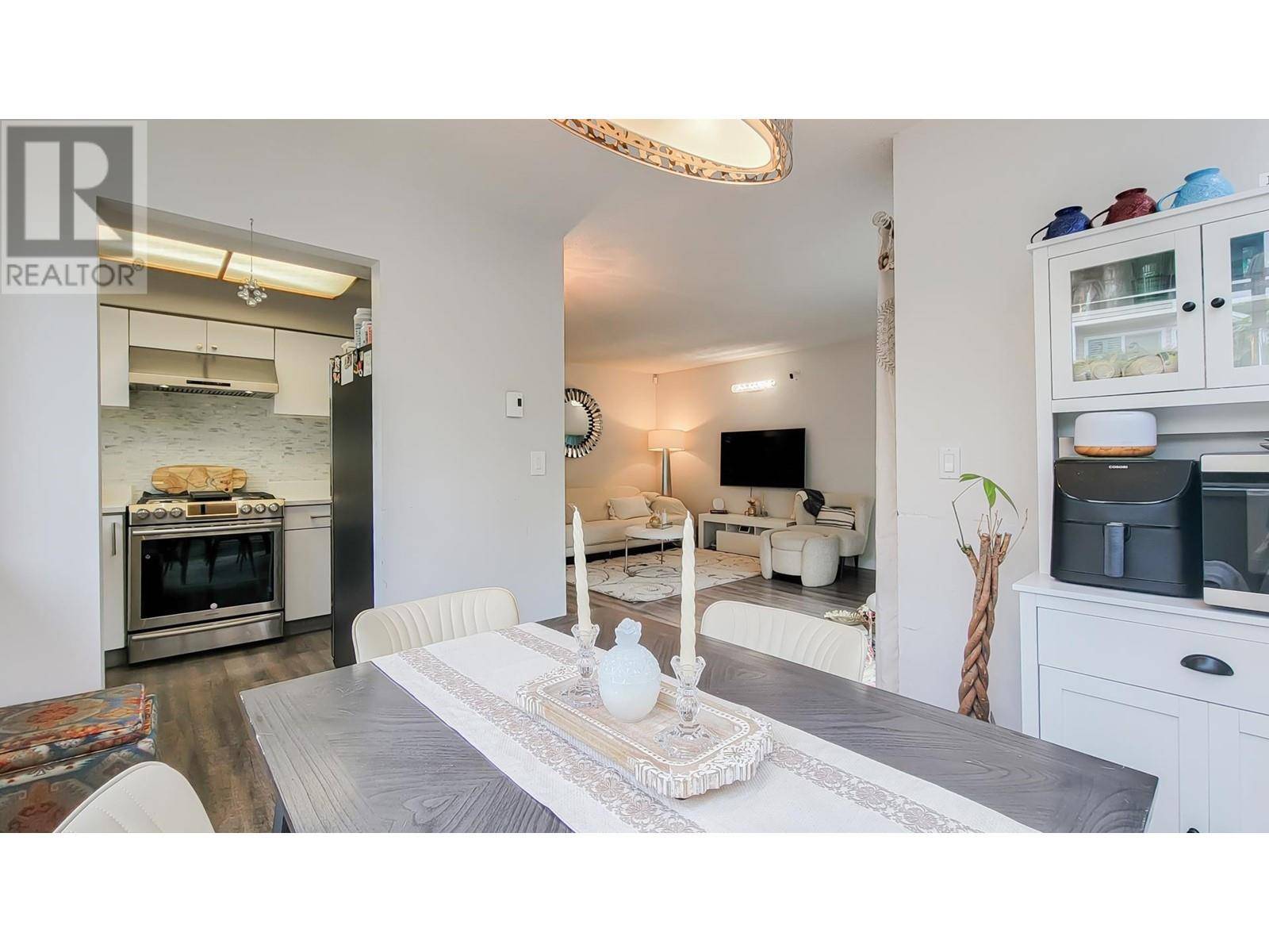 Coquitlam, BC V3B7E4,1235 JOHNSON ST #38