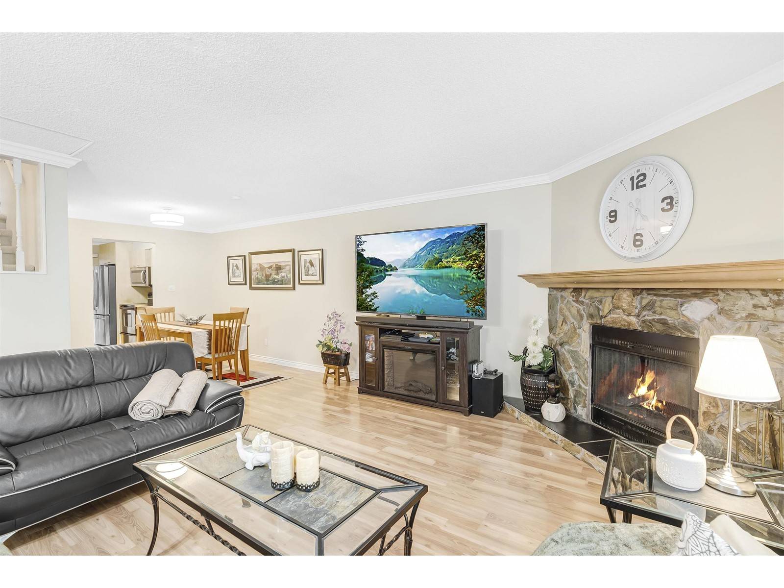 Surrey, BC V3R7H7,14783 101 AVENUE