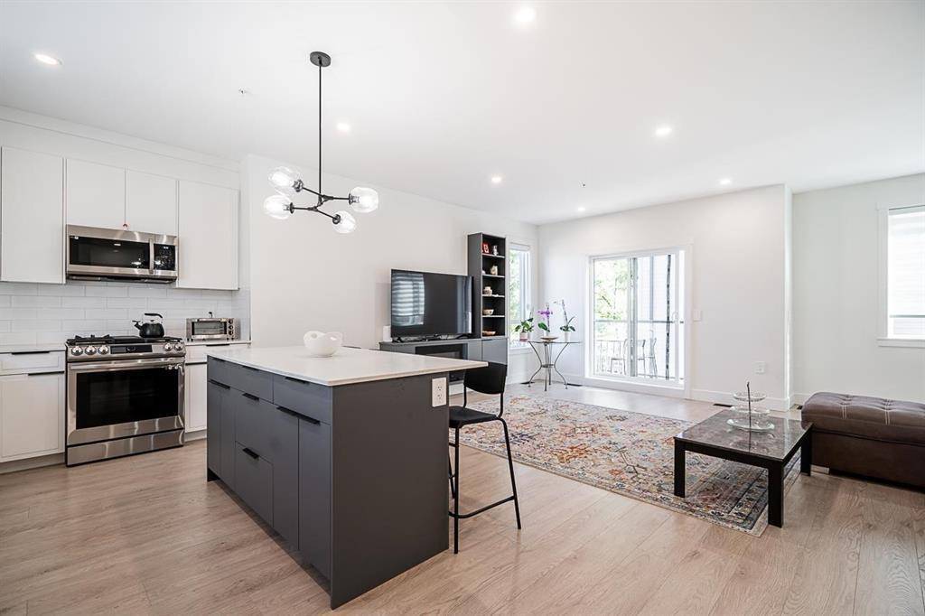 Surrey, BC V3X1T1,6138 128 #15