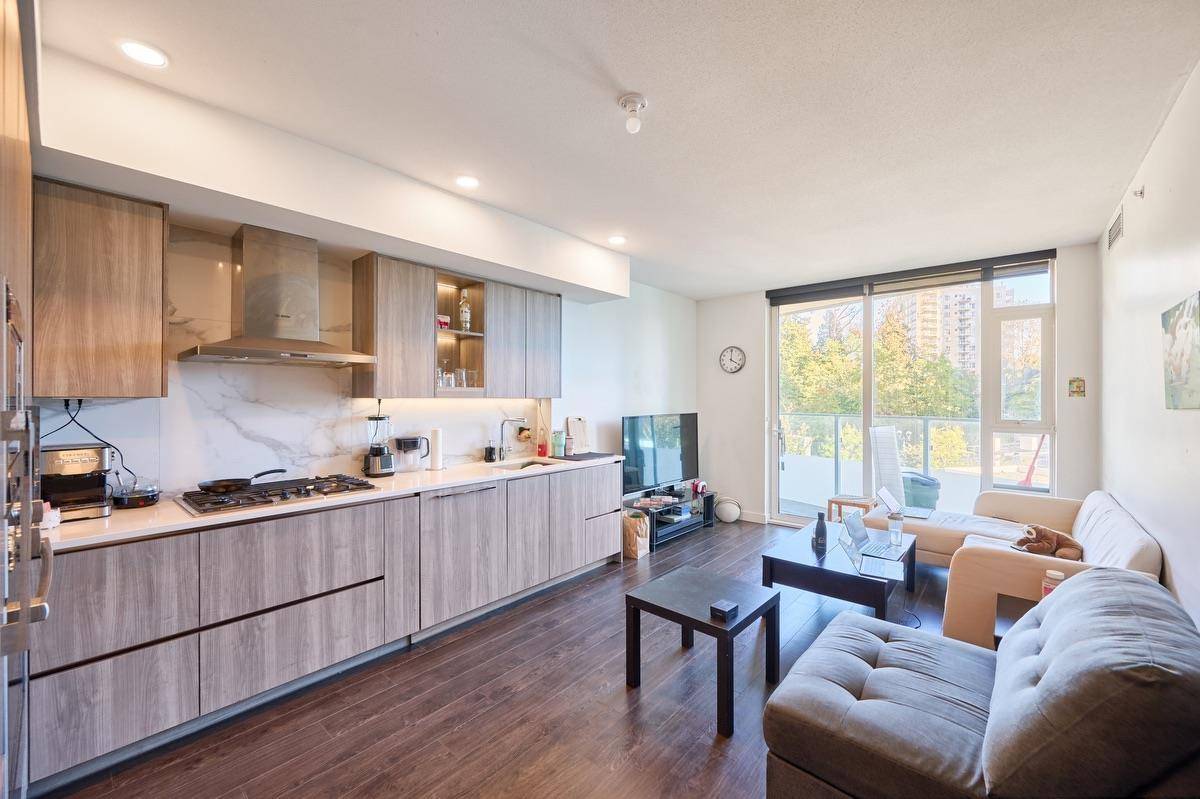Surrey, BC V3T0P4,9887 WHALLEY #308