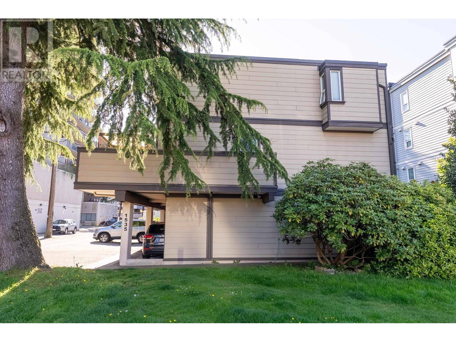 North Vancouver, BC V7L3J6,1535 ST. GEORGES AVE #5