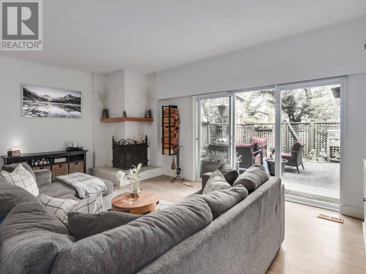 North Vancouver, BC V7R4H8,3300 CAPILANO RD #139