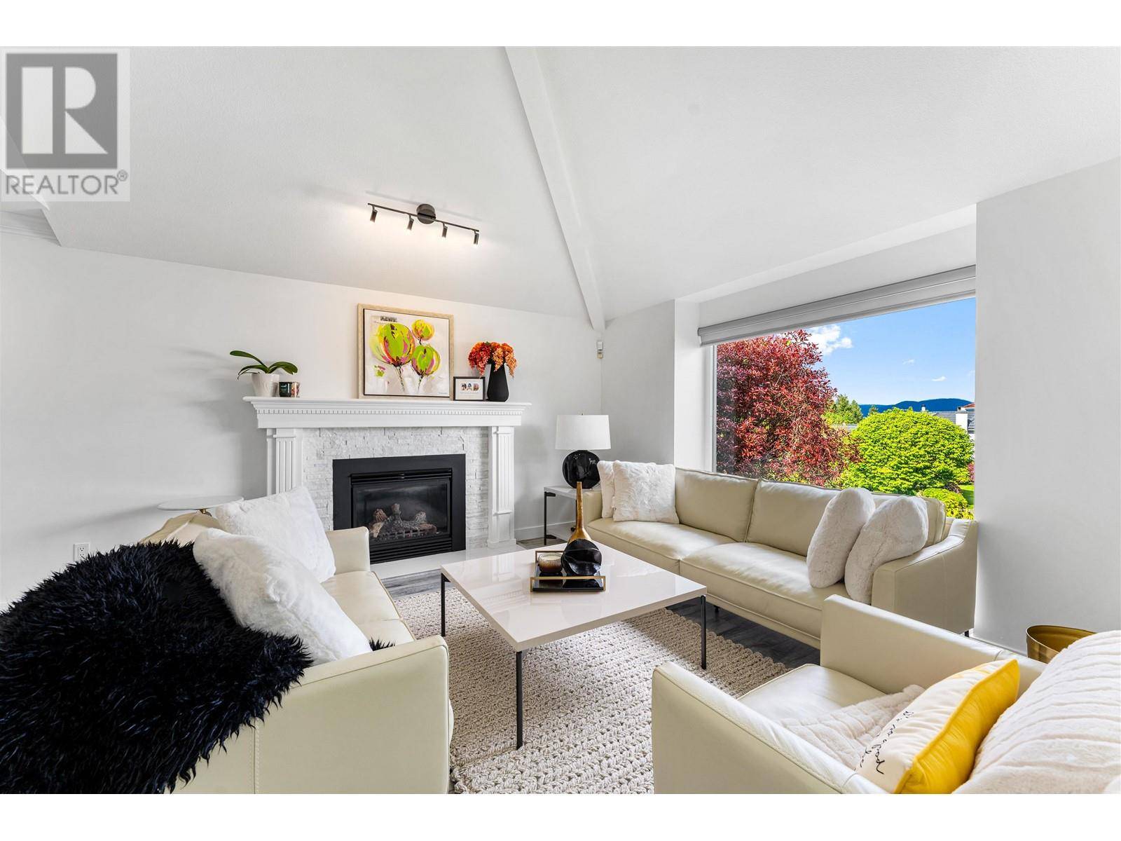 Coquitlam, BC V3C5P8,2799 MARA DRIVE