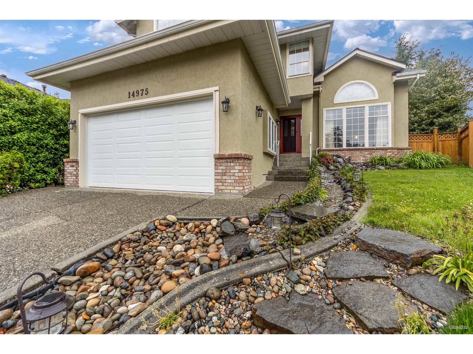 Surrey, BC V3S7S2,14975 83A AVENUE