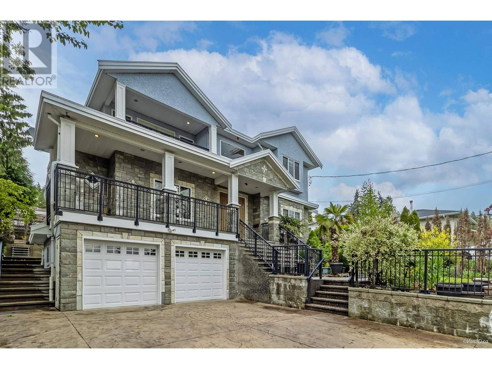Burnaby, BC V5J2L1,4875 CLINTON STREET
