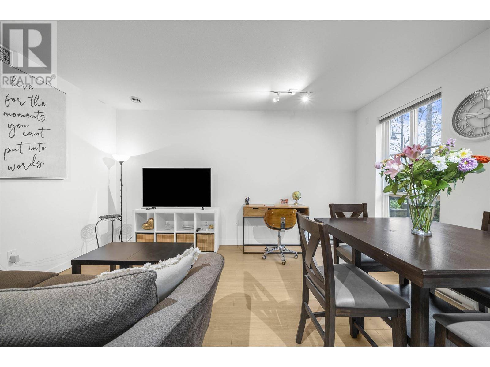 Coquitlam, BC V3J0G1,618 COMO LAKE AVE #106