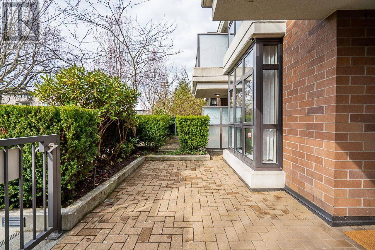 Burnaby, BC V5E3C5,7064 WALKER AVENUE