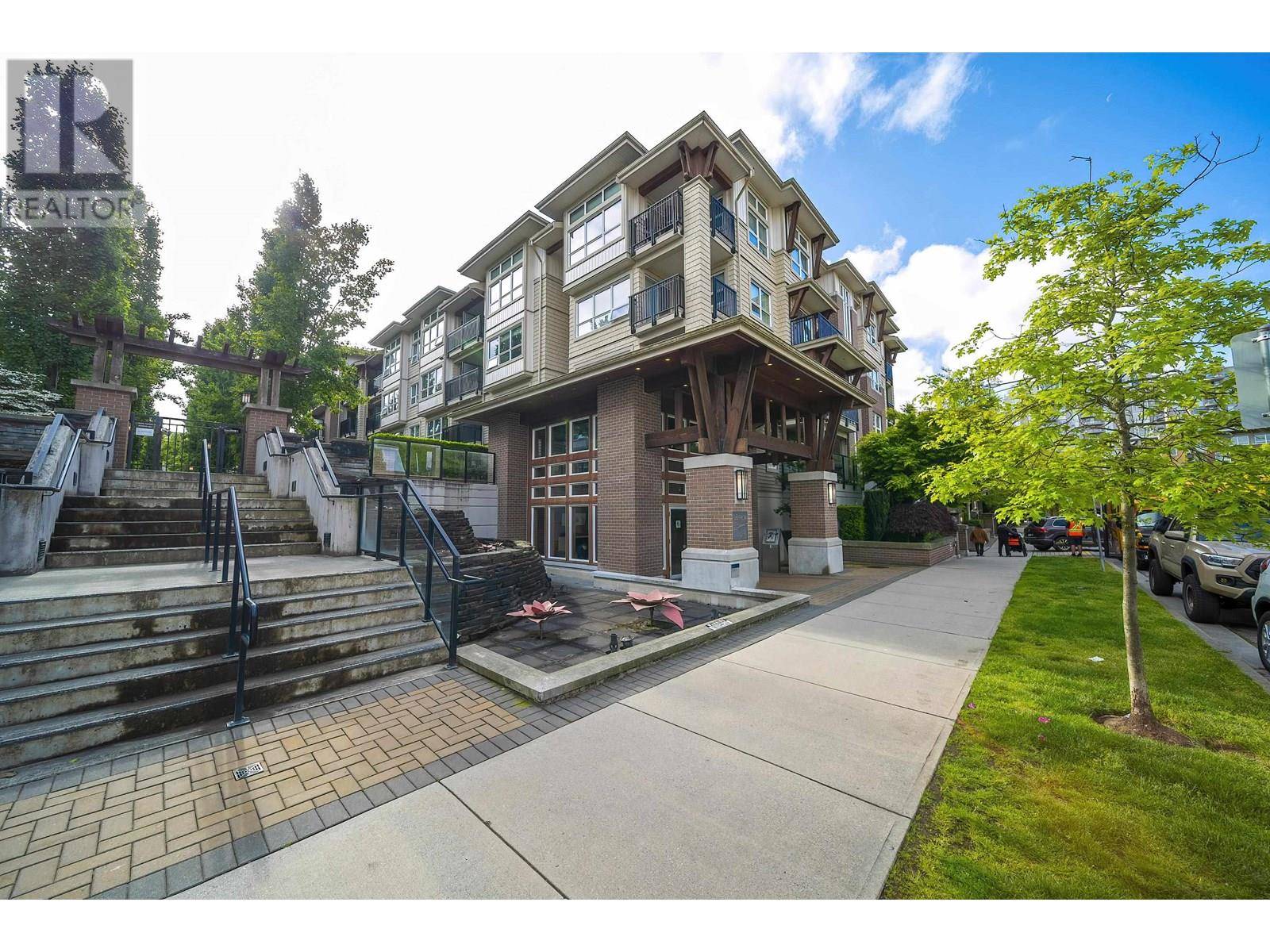 Richmond, BC V6Y0E8,6828 ECKERSLEY RD #114