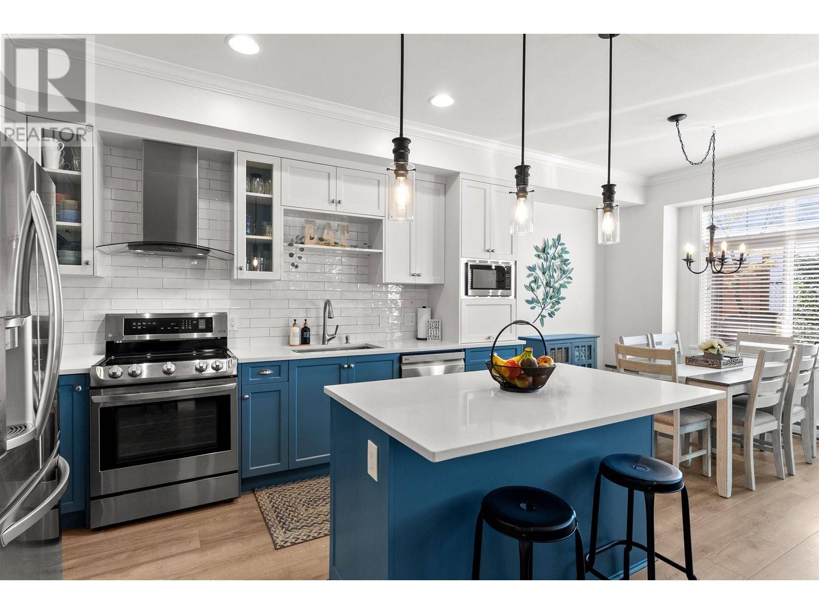 Ladner, BC V4K2G6,4910 CENTRAL AVE #4