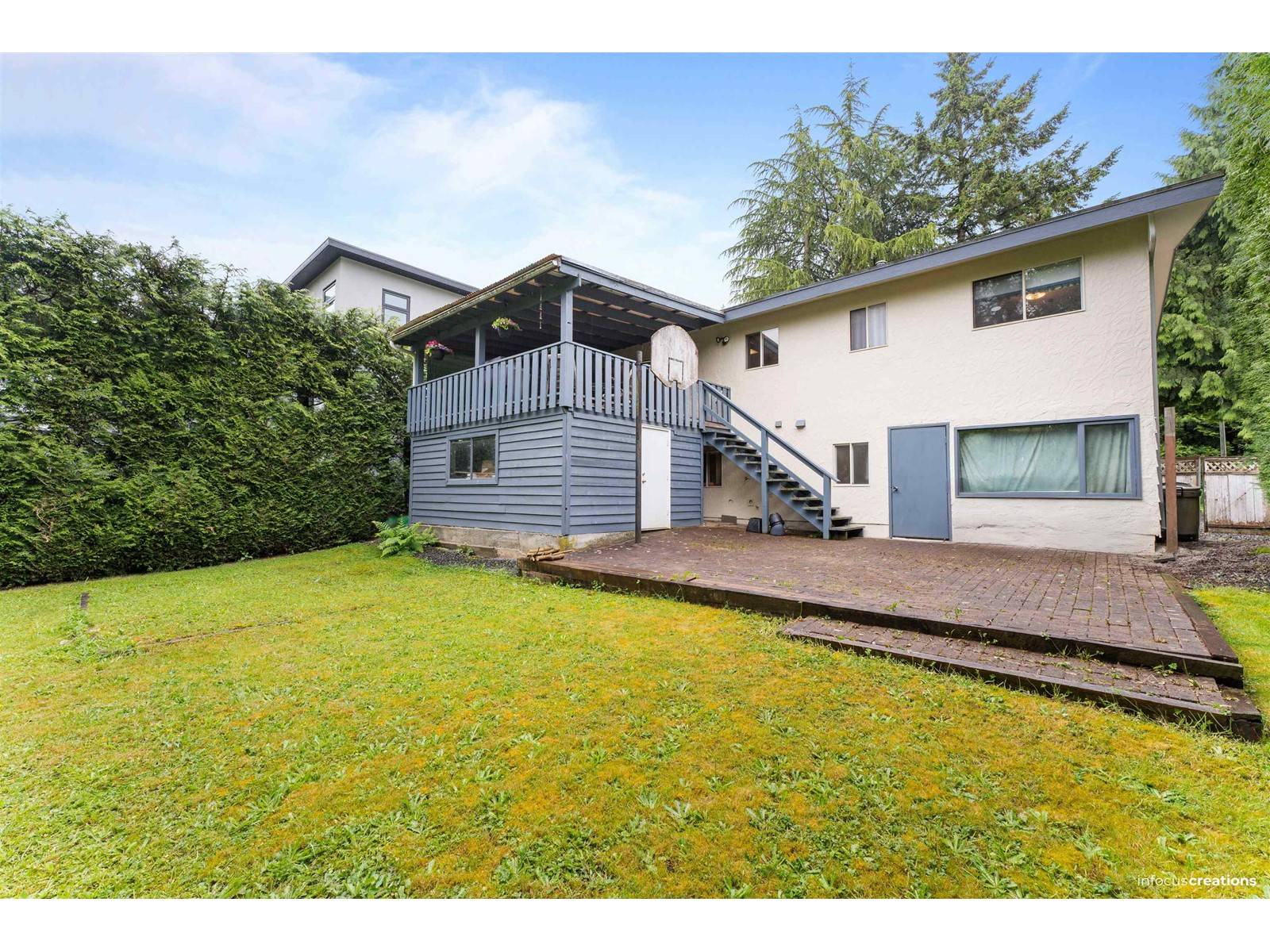 Surrey, BC V3W5Z3,13821 77A AVENUE