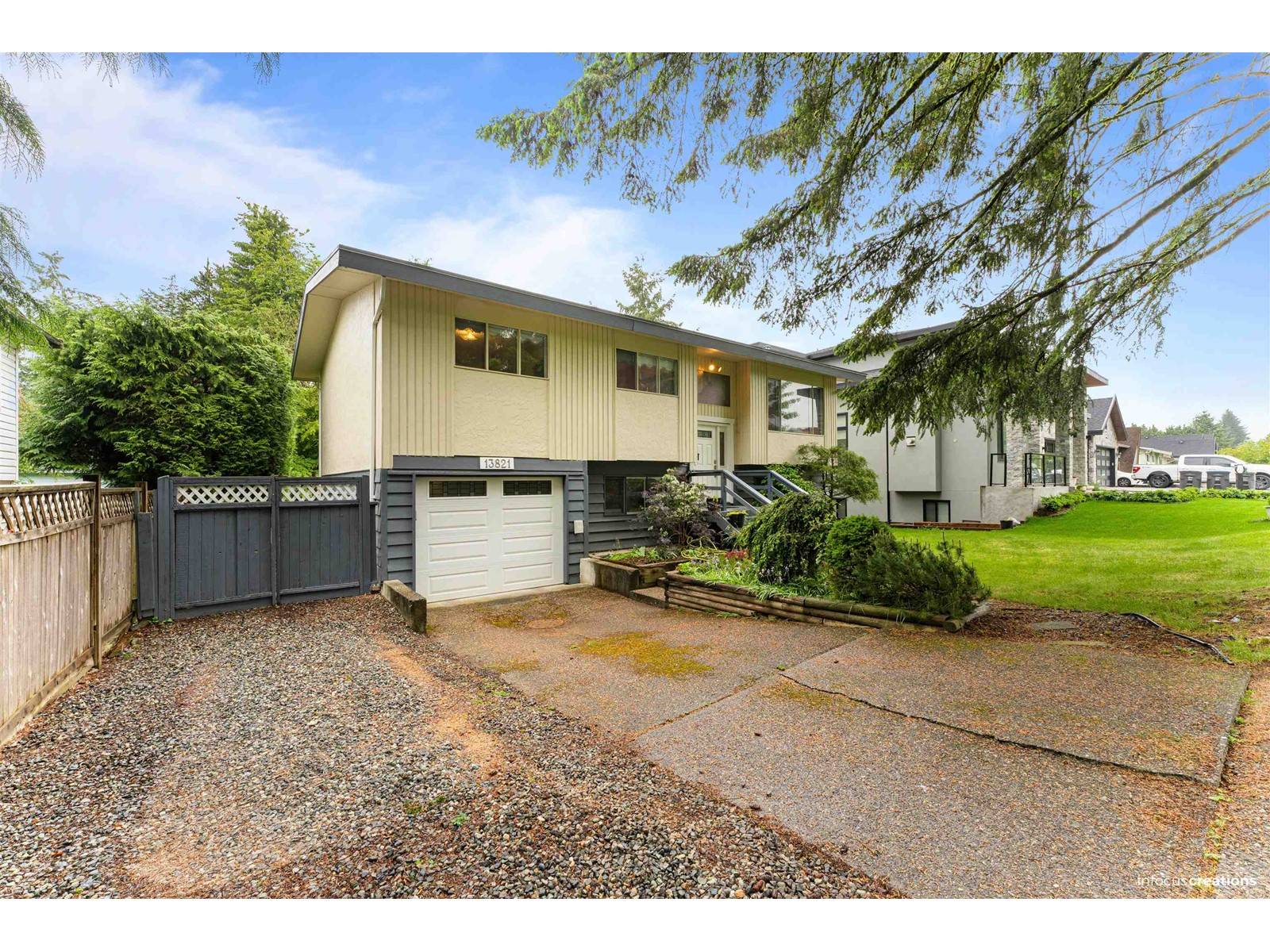 Surrey, BC V3W5Z3,13821 77A AVENUE