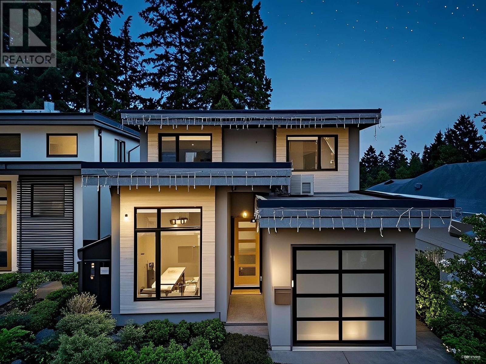 North Vancouver, BC V7R2M6,1033 PROSPECT AVENUE