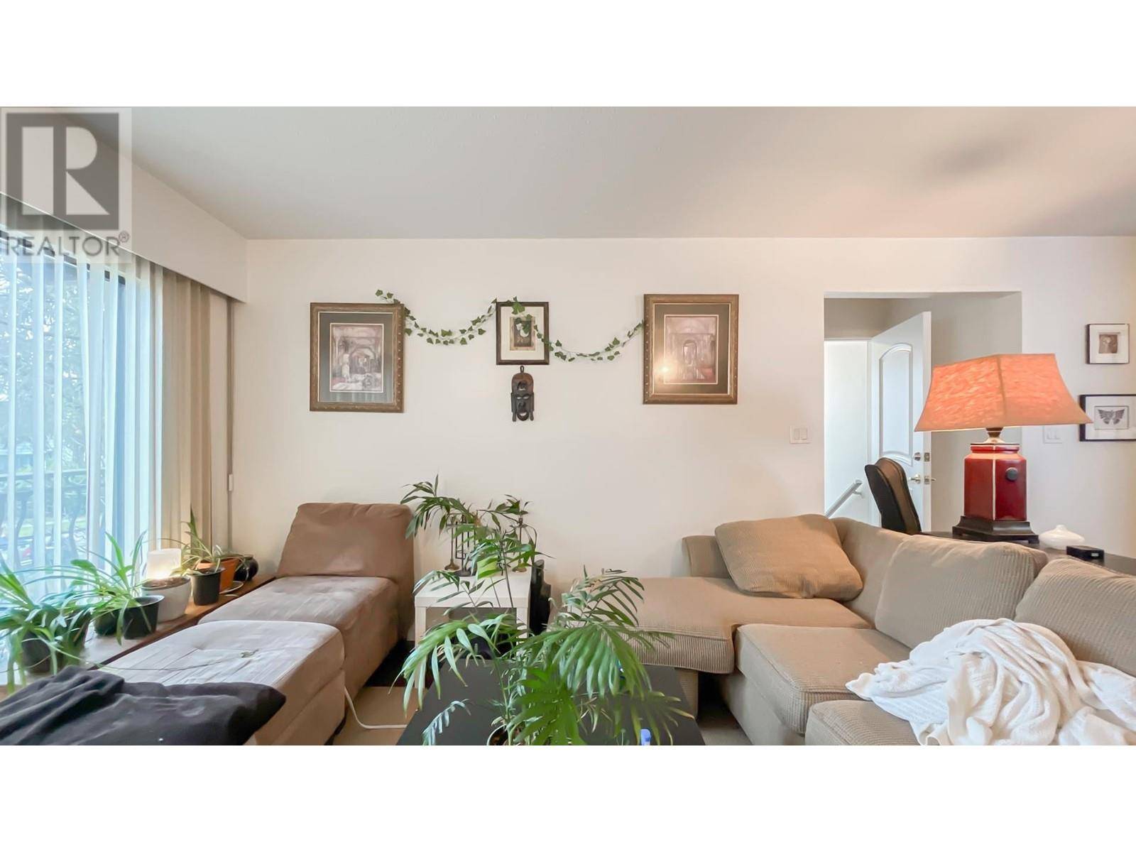 Vancouver, BC V5N3W8,4880 FLEMING STREET