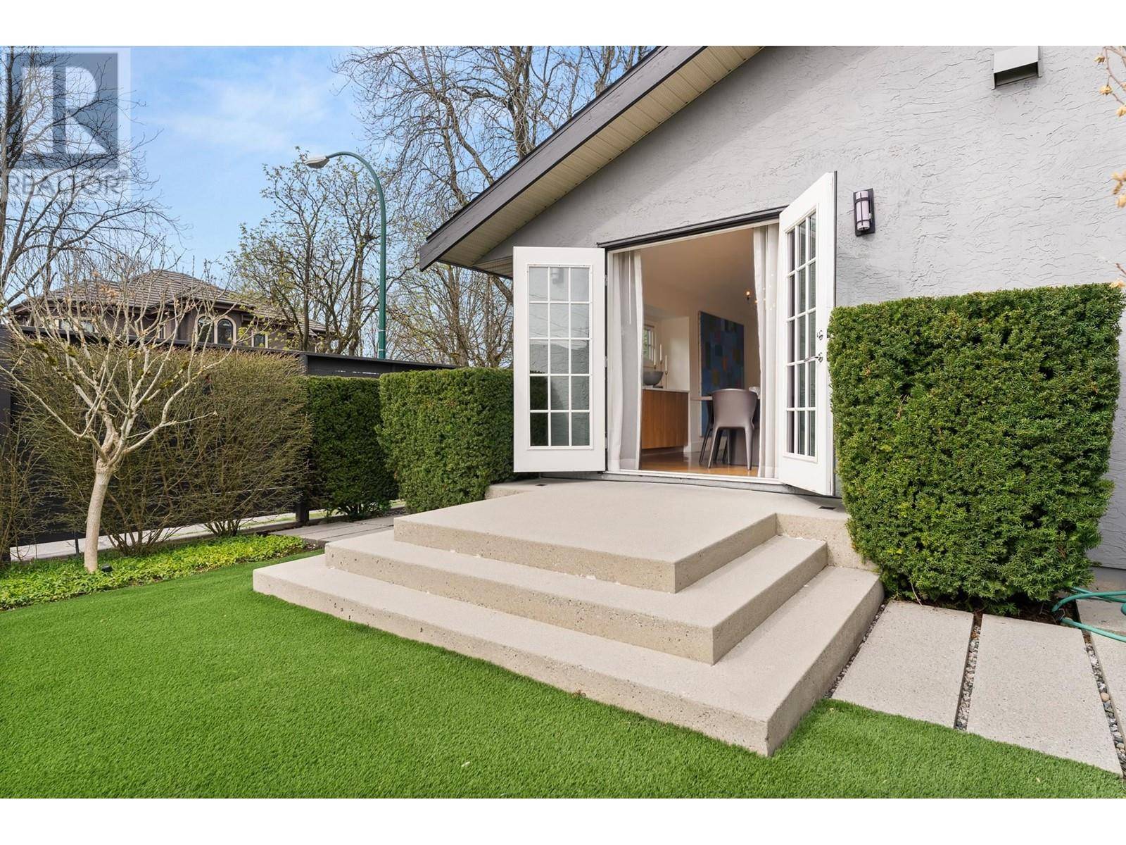Vancouver, BC V6M1L6,2496 W 36TH AVENUE