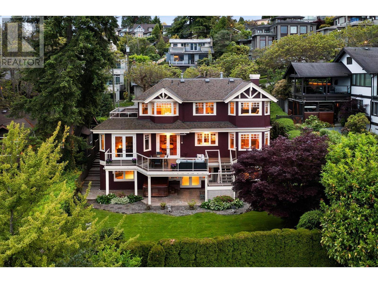 Vancouver, BC V6R1H7,4535 W 1ST AVENUE