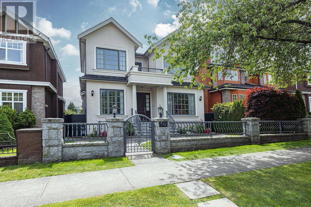 Vancouver, BC V6P2L3,742 W 64TH AVENUE