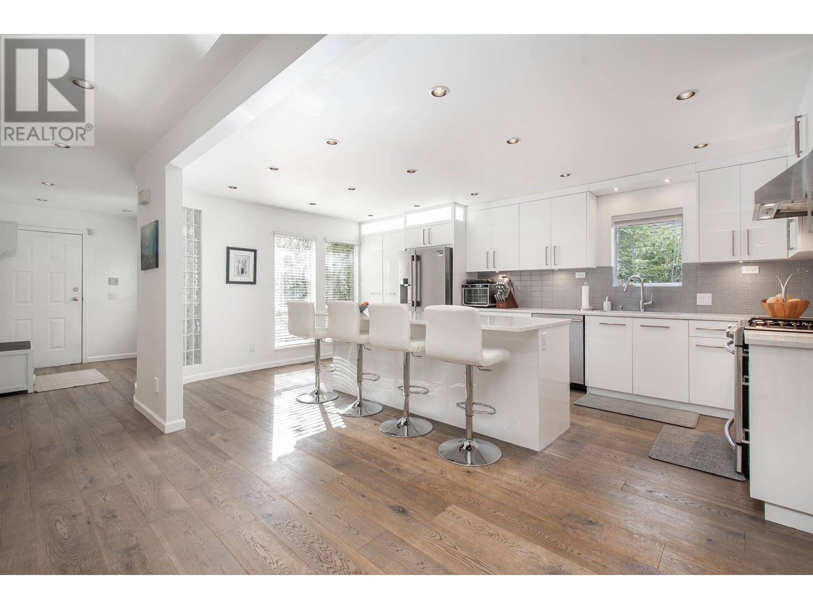 North Vancouver, BC V7H2Y3,1001 NORTHLANDS DR #17