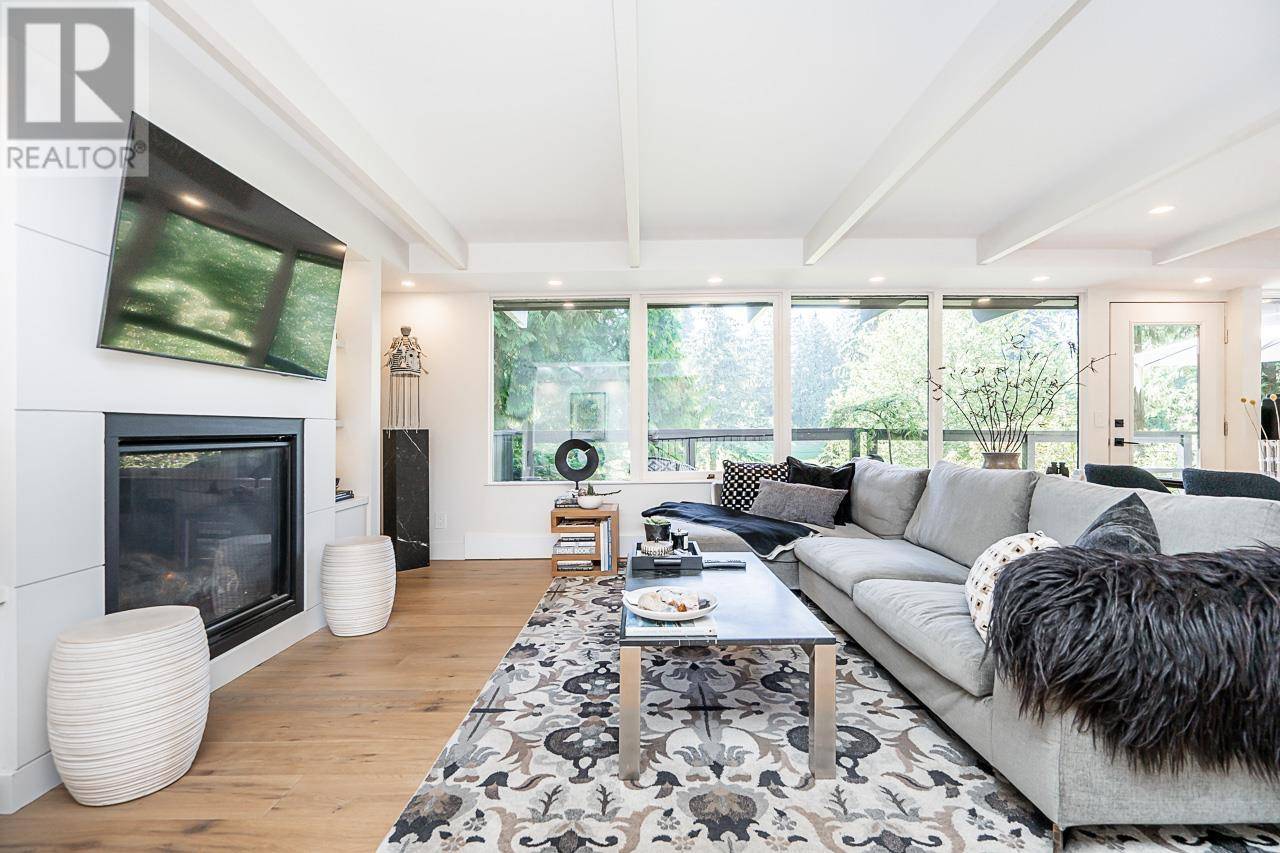 West Vancouver, BC V7W2S3,6070 MARINE DRIVE