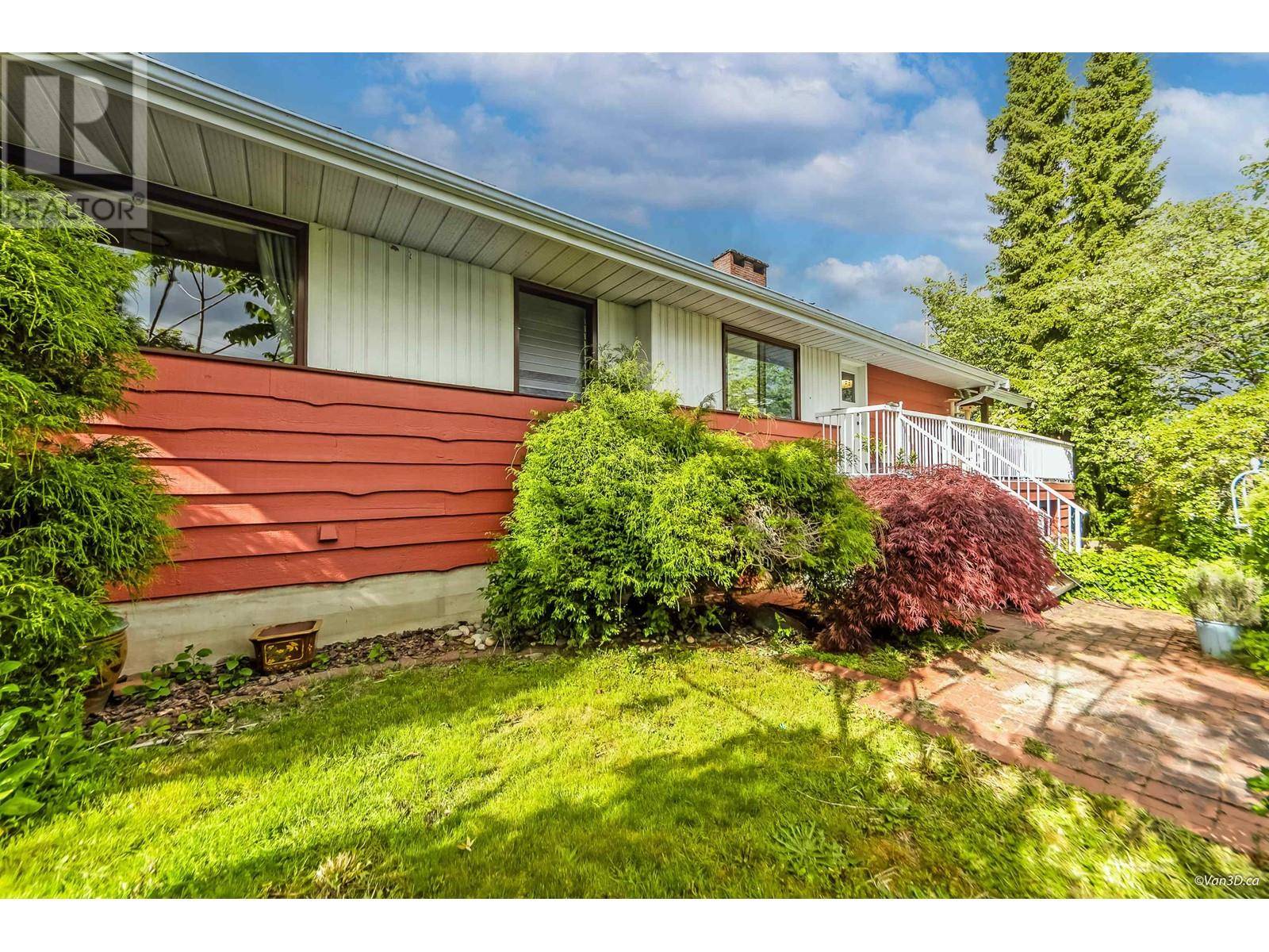 Burnaby, BC V5G3A3,4872 GILPIN COURT