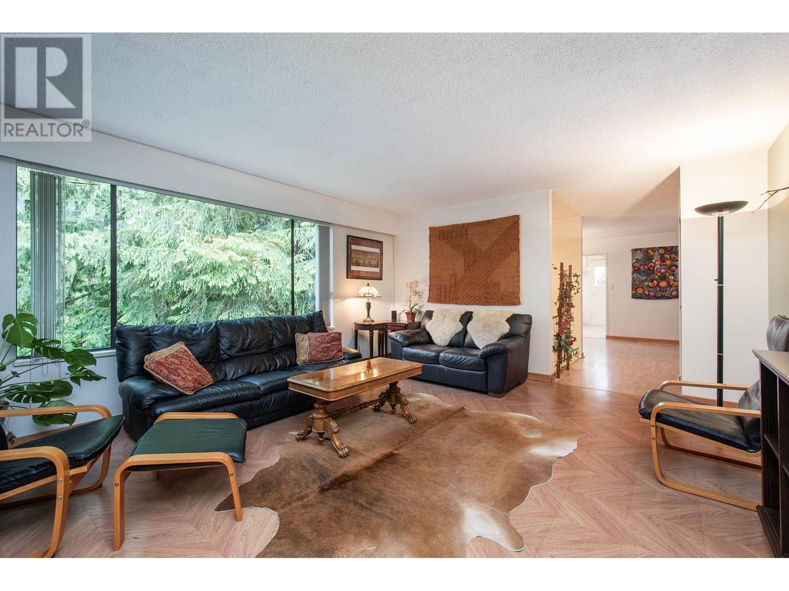 North Vancouver, BC V7N2C3,3875 REGENT AVENUE