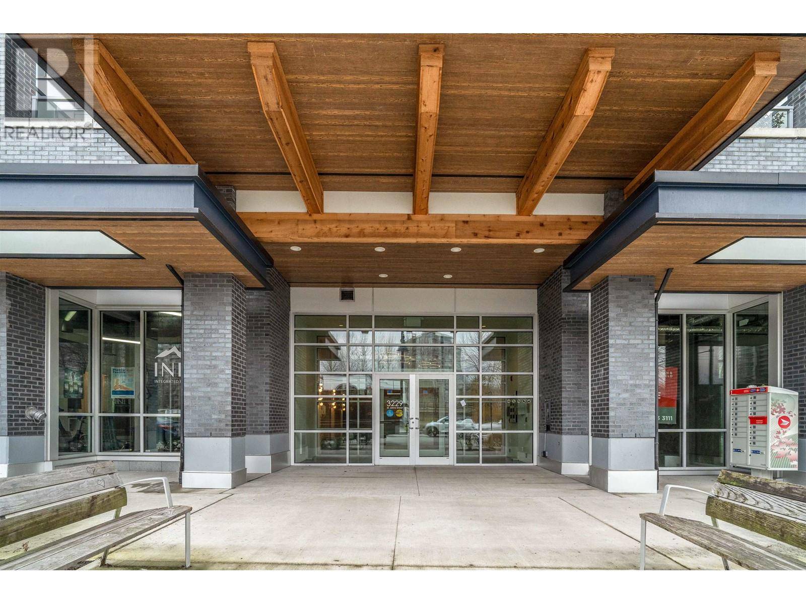 Port Moody, BC V3H0M4,3229 ST JOHNS ST #518