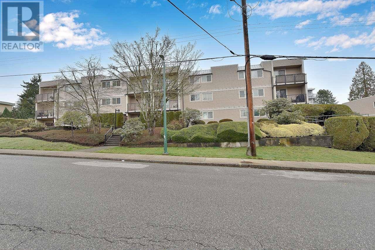 Coquitlam, BC V3J1T9,1103 HOWIE AVE #307