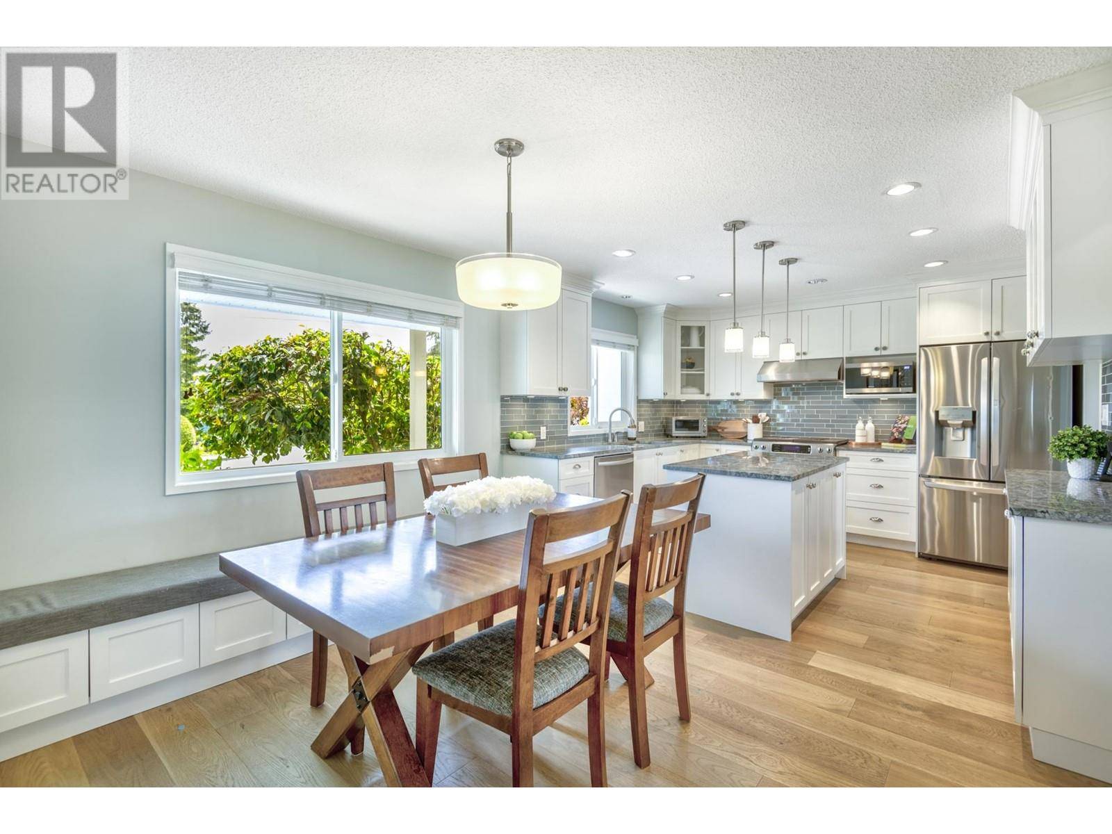Coquitlam, BC V3K2S8,2283 KUGLER AVENUE