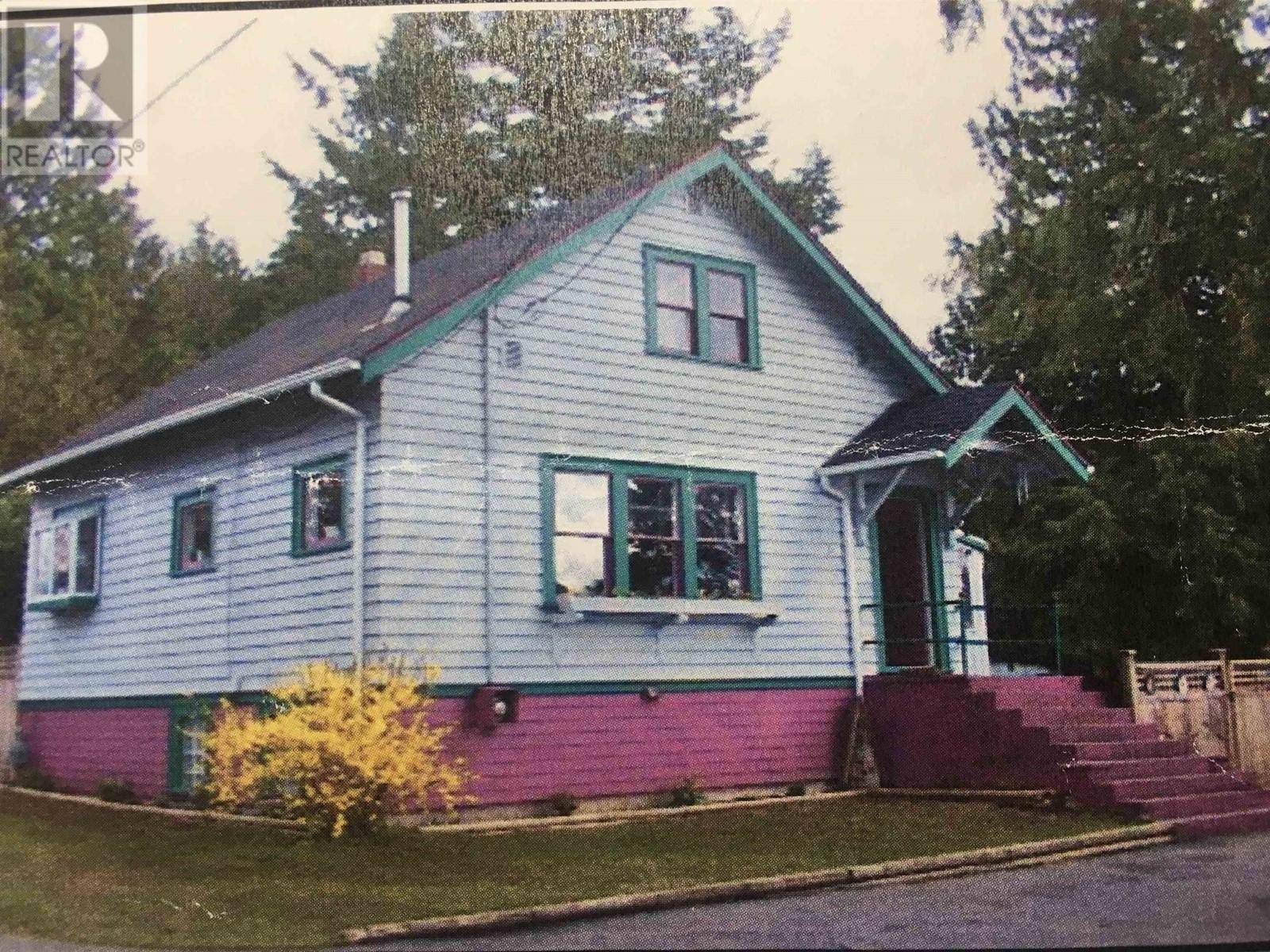Coquitlam, BC V3J2H6,516 WEBSTER AVENUE